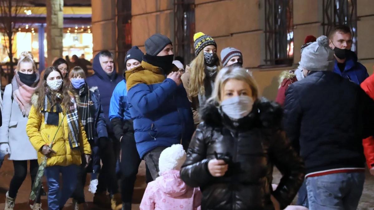 Tak Polacy chcą walczyć z czwartą falą pandemii. Zobacz wyniki sondażu
