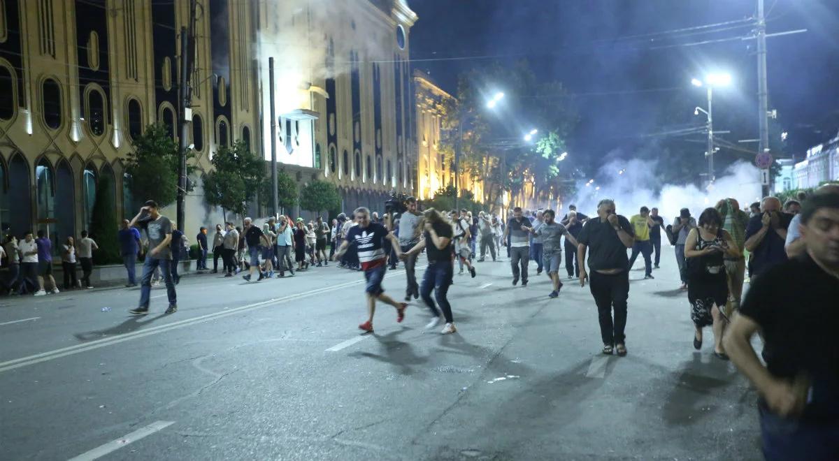 Ambasada RP w Tbilisi apeluje do Polaków o ostrożność w związku z manifestacjami