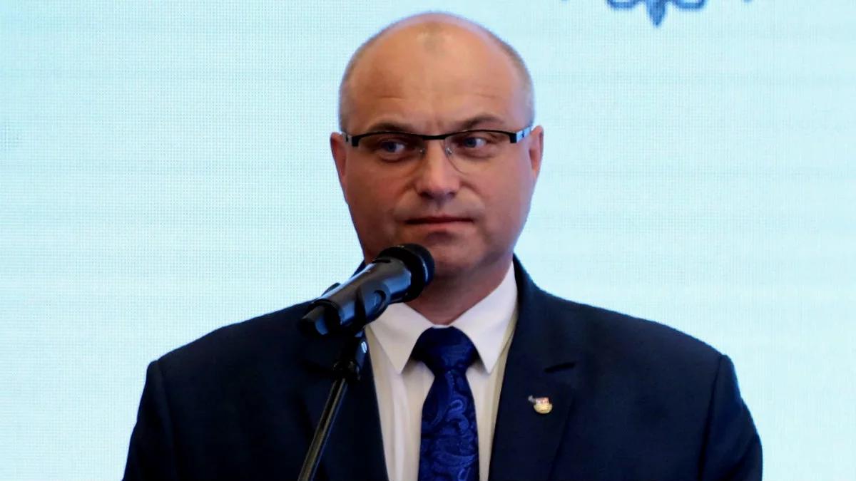 Starosta usunięty z PiS za zaszczepienie się poza kolejnością