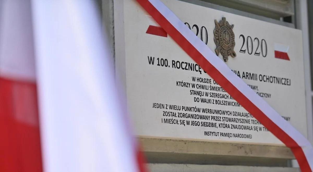 "Dali świadectwo odwagi". Odsłonięto tablicę upamiętniającą ochotników walczących w 1920 r.