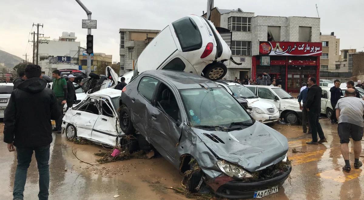 Iran: w powodziach zginęło co najmniej 11 osób. Zagrożenie nie minęło