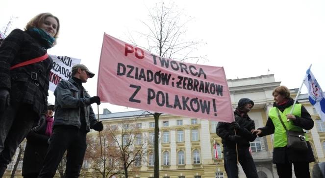 Protest Sanepidów. "PO twórca dziadów z Polaków"