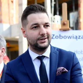 "Wadą Trzaskowskiego są powiązania z Hanną Gronkiewicz-Waltz"