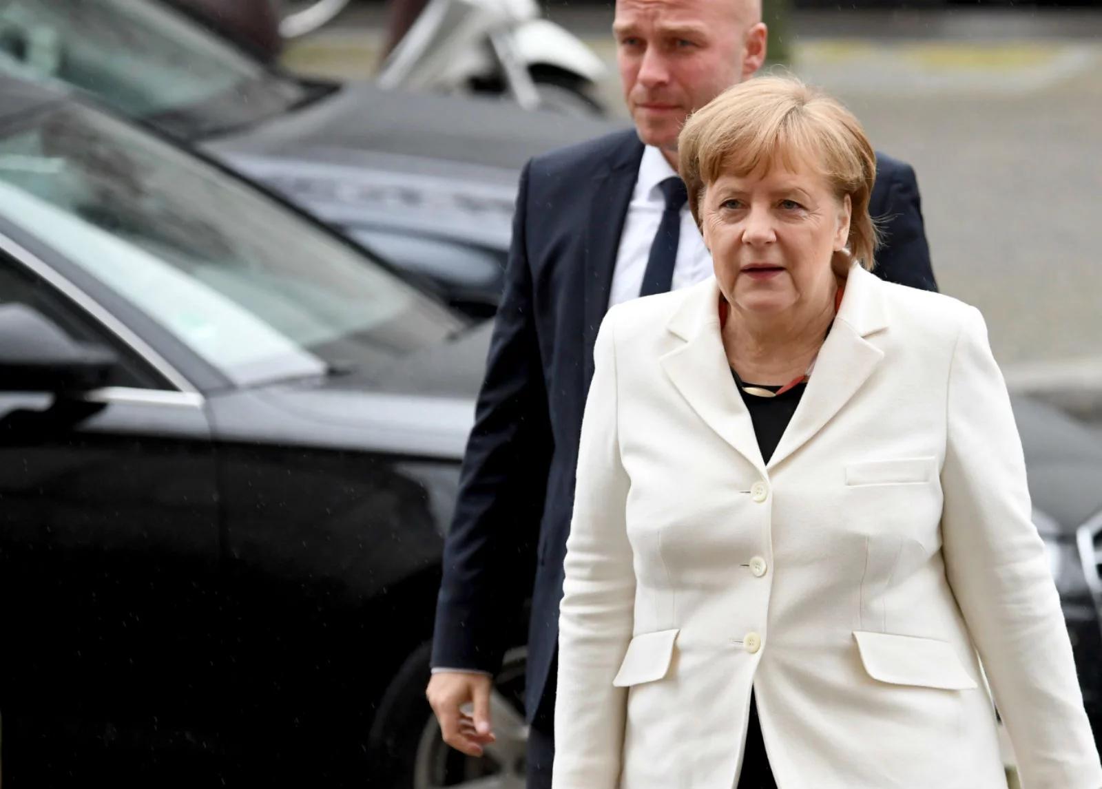 Incydent w Niemczech. Krzyczał "Allahu akbar" i próbował podbiec do Angeli Merkel
