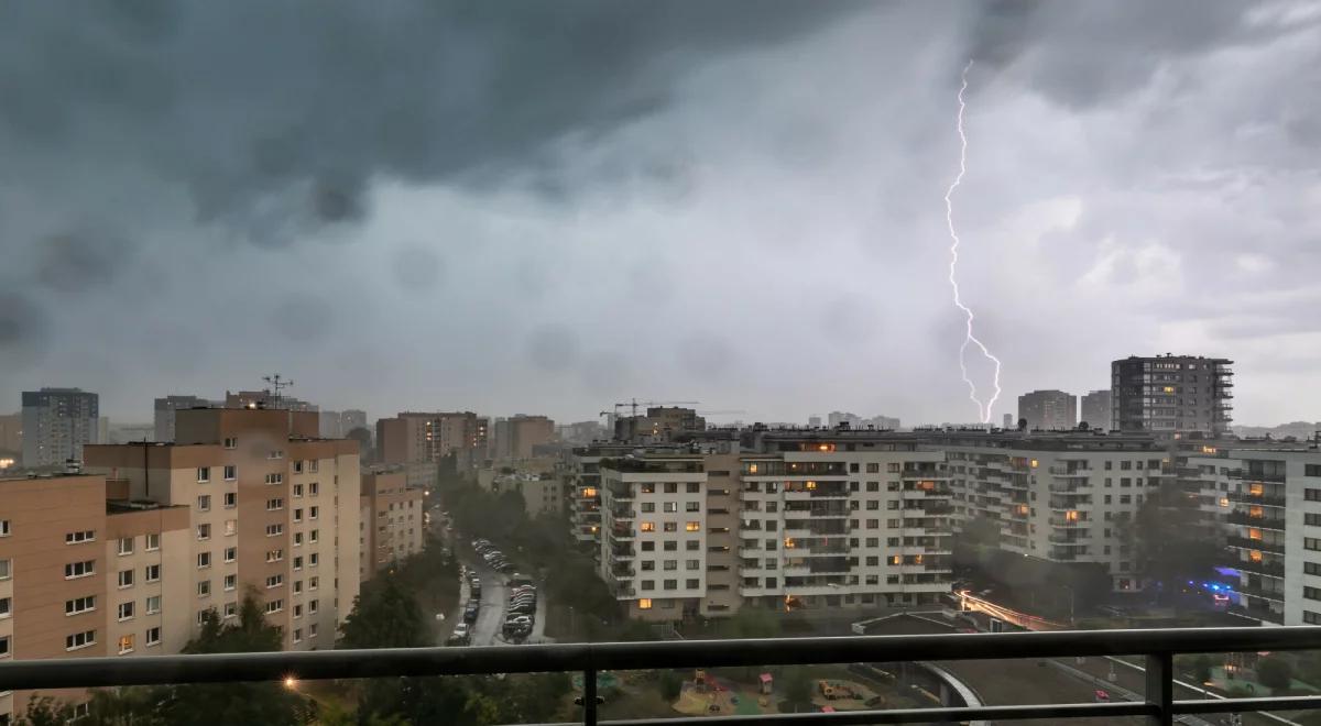 Nadchodzą burze, padać będzie przez kilka dni. Nowa prognoza IMGW