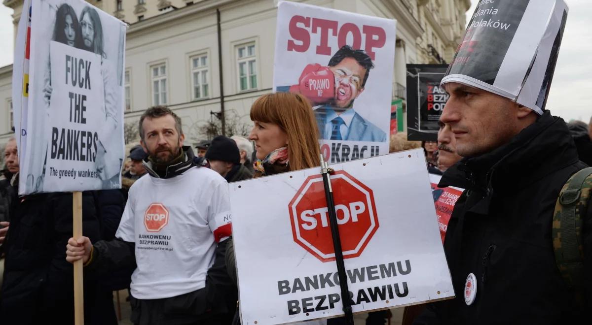 Kolejny protest frankowiczów: jest stanowisko kancelarii Prezydenta