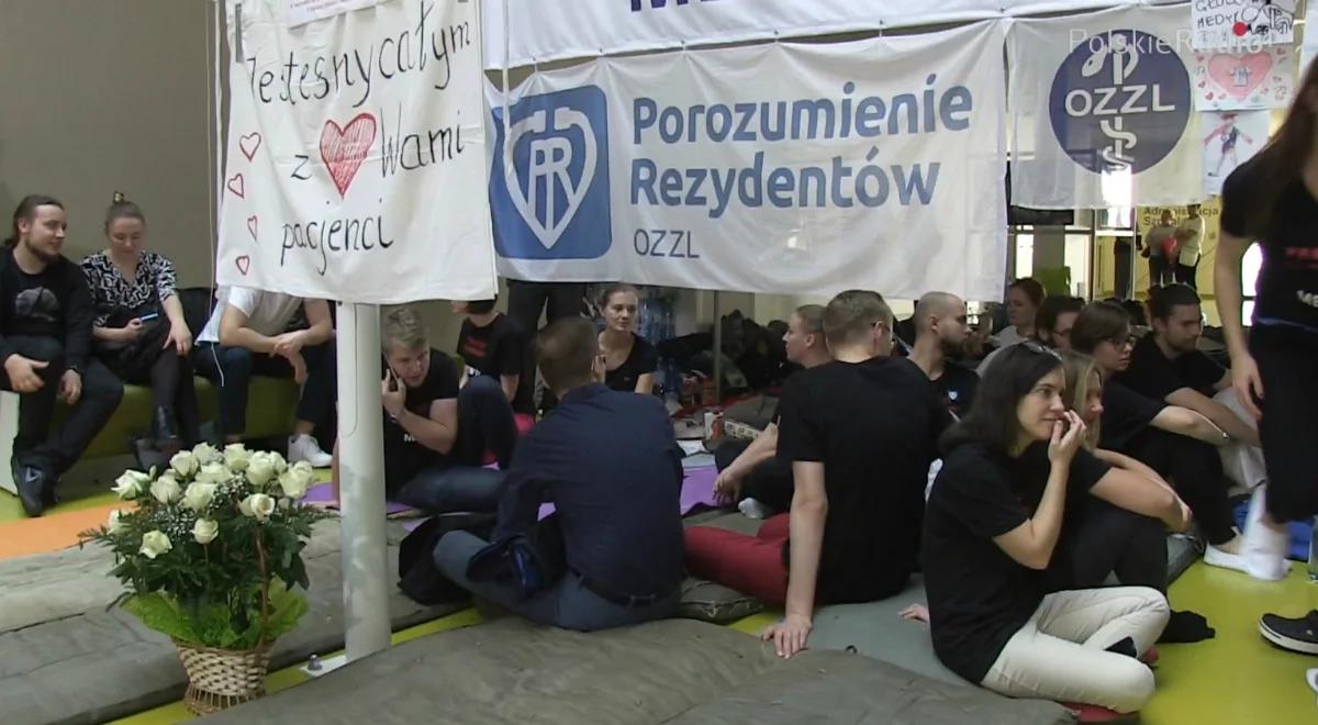 Lekarze rezydenci kończą głodówkę. Zapowiadają "ostrzejsze formy protestu"