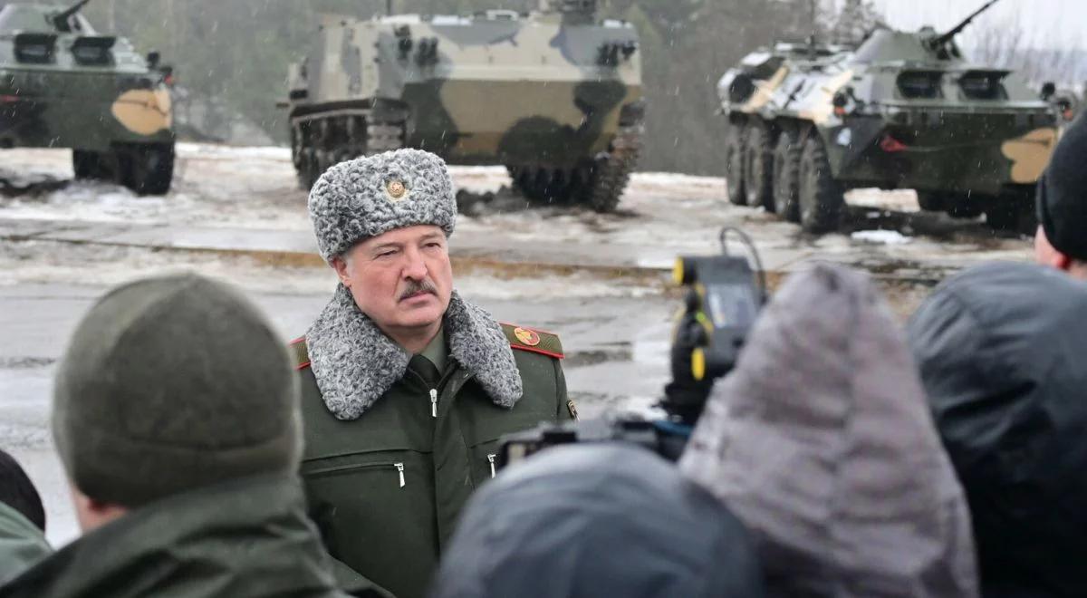 Łukaszenka pojechał na granicę straszyć Polskę i Litwę. "Jak daleko stąd do Rosji, do naszej granicy"