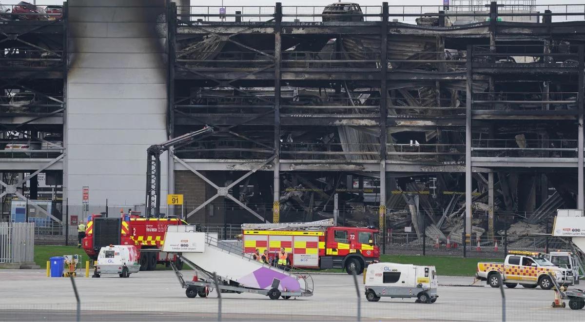 Londyn: ogromny pożar na Luton. Lotnisko wznawia działalność i liczy straty