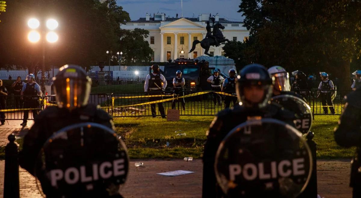 Kolejny dzień zamieszek w USA. Starcia demonstrantów z policją przed Białym Domem