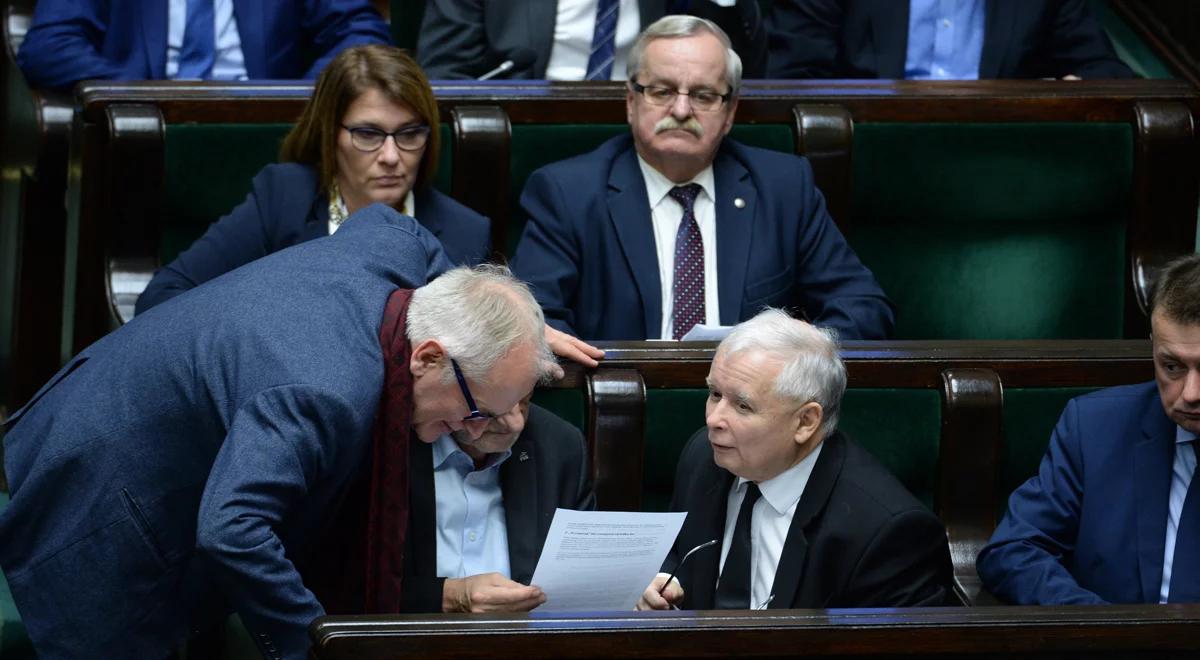 Rekordowe poparcie dla PiS. "Ma większe poparcie niż cała opozycja razem wzięta"