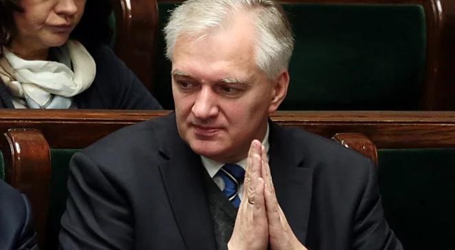 Echa prowokacji. Gowin przedłuża kontrolę