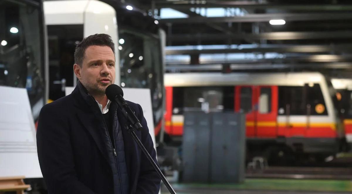 Warszawskie metro mogło stracić aż 11,5 mln zł. Rafała Trzaskowskiego przed utratą pieniędzy ostrzegły media