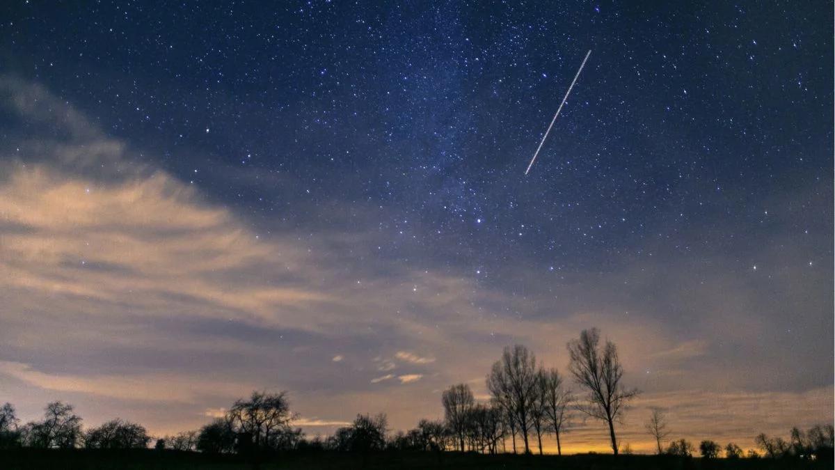 Pełnia, blaski galaktyki i roje meteorów rozjaśnią niebo nad Polską