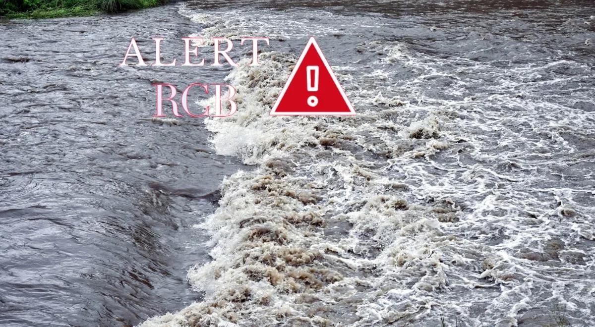 Alert RCB w 12 województwach. "Możliwe podtopienia. Słuchaj poleceń służb"