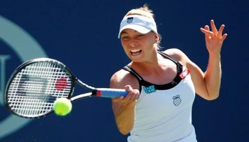 Wozniacki zatrzymana, Zwonariewa w finale!