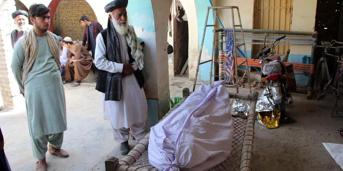 Afganistan. Samobójczy zamach terrorystyczny. Wiele ofiar śmiertelnych