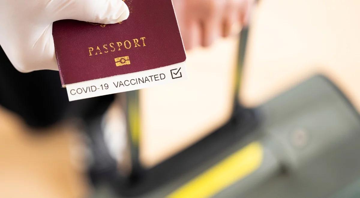 Certyfikaty szczepień w UE. Europarlament przyjął założenia do negocjacji z rządami