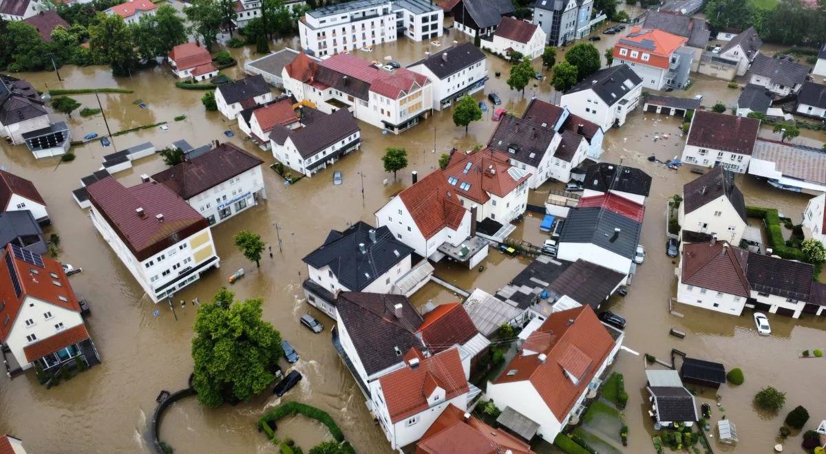 Niemcy pod wodą. Stan katastrofy w wielu regionach, nie żyje strażak