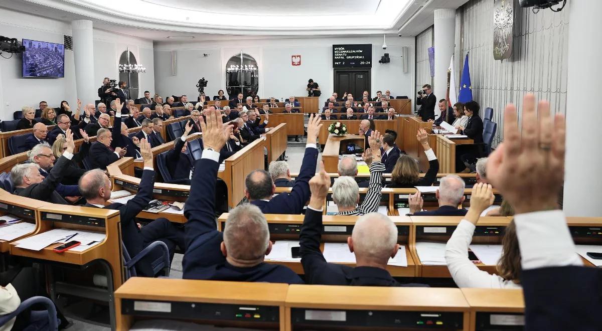 Ustawa okołobudżetowa w Senacie. Marszałek Kidawa-Błońska zapewnia: termin zostanie dotrzymany