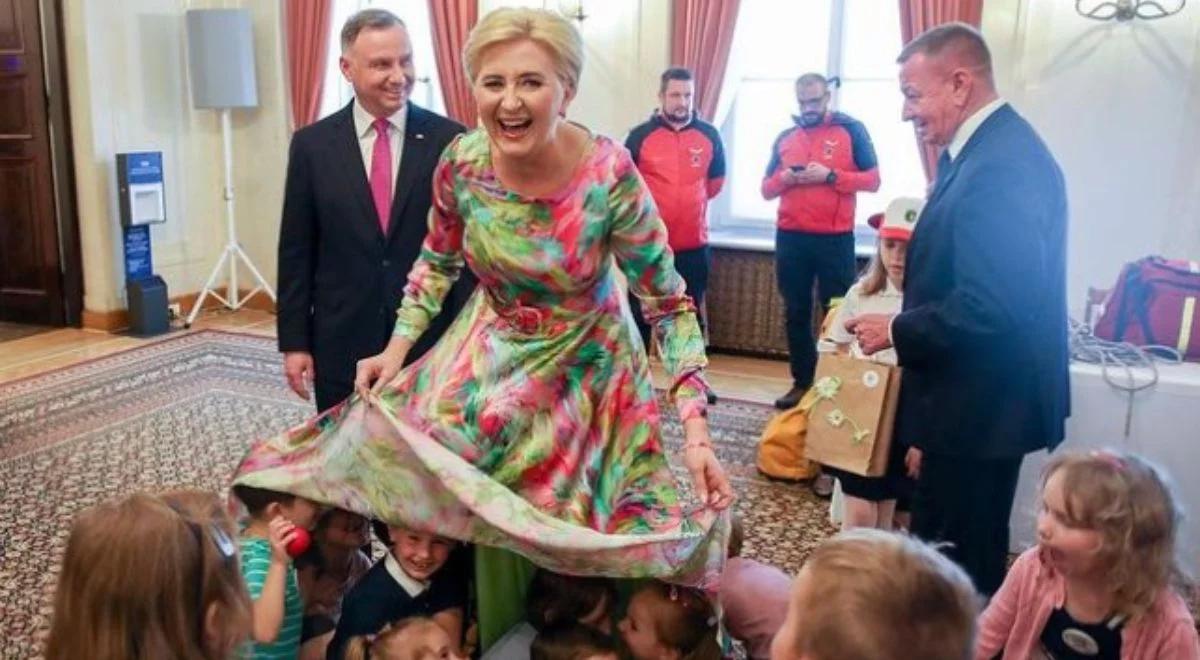 Dzień Dziecka w Pałacu Prezydenckim. To zdjęcie pierwszej damy robi w sieci furorę