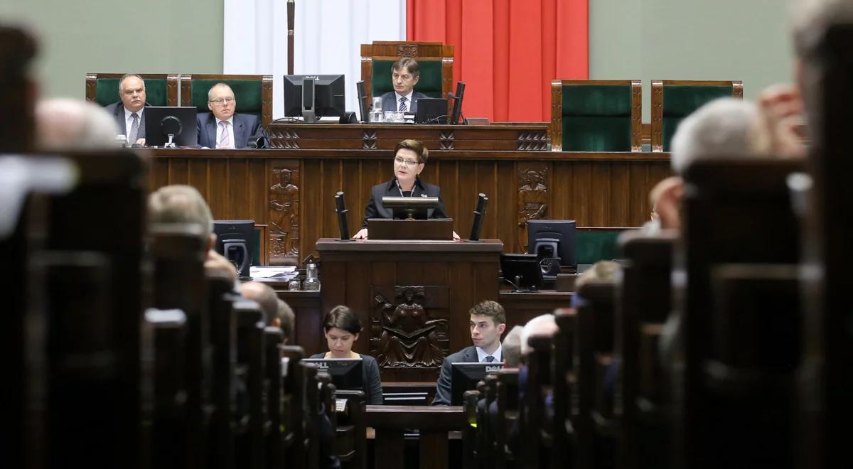 Komentatorzy o expose Beaty Szydło