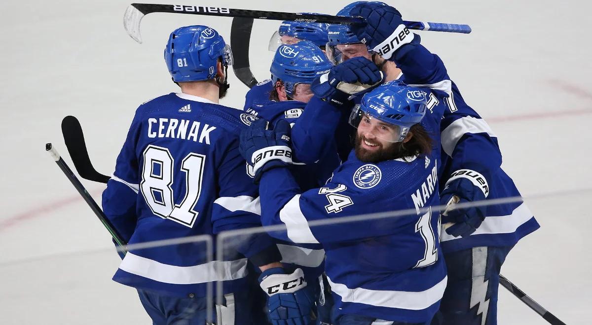 NHL: mistrzowie zmniejszają straty w finale. Pewna wygrana Lightning 