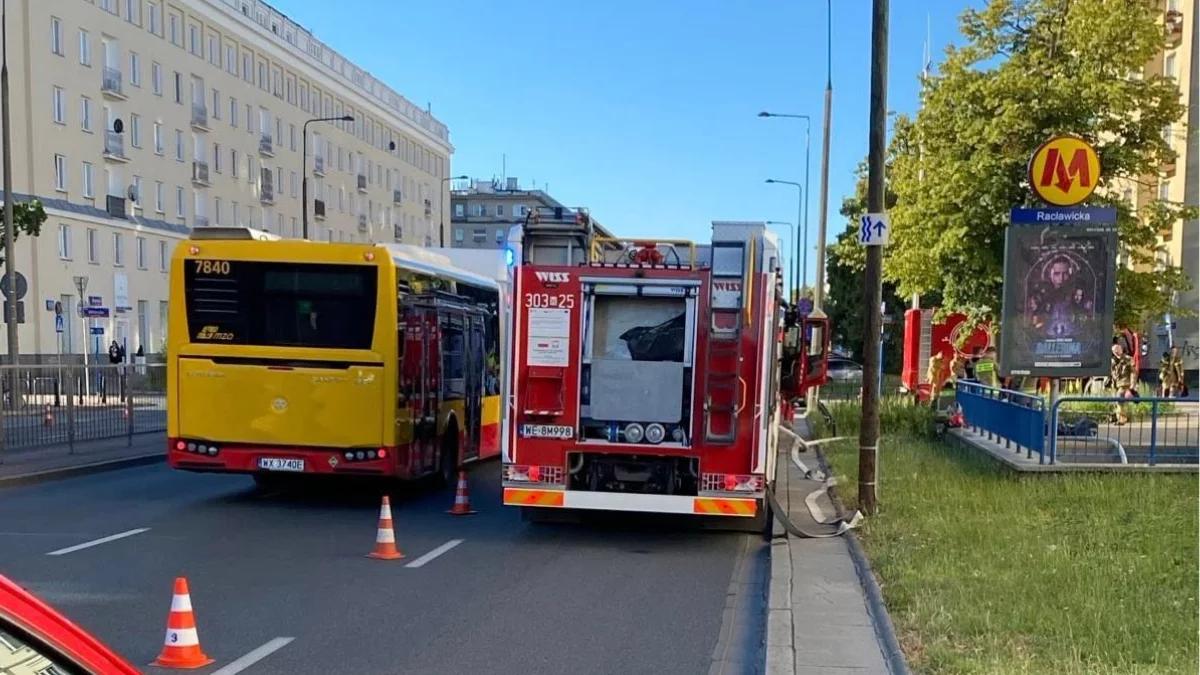 Pożar w warszawskim metrze. M1 nie kursuje. Pilny komunikat MSWiA
