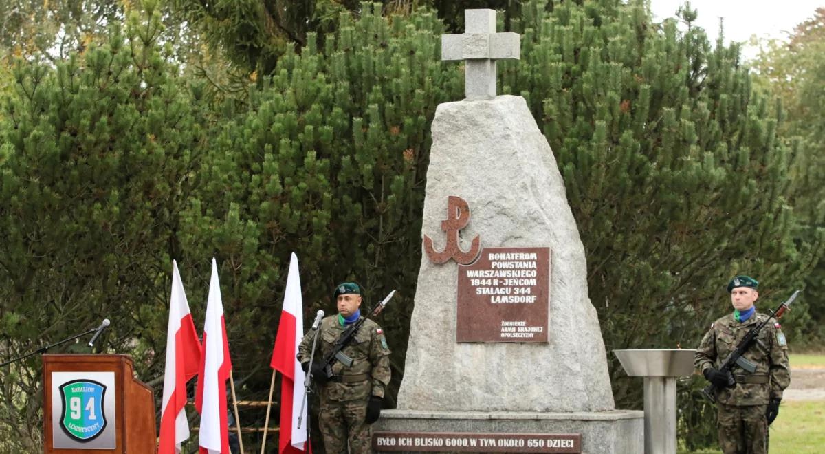 "Próba spójnego ukazania losu powstańców w niewoli Wermachtu". Piotr Stanek o wystawie "Koniec i Początek"