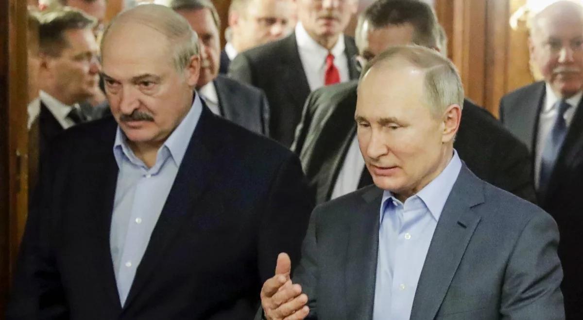 "Białoruś pierwszym krajem, który dostanie rosyjską szczepionkę". Putin rozmawiał z Łukaszenką o pandemii