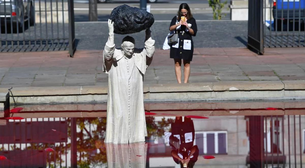 "Papież był dla mnie obrońcą kultury i sztuki". Jerzy Kalina o "Zatrutym Źródle" 