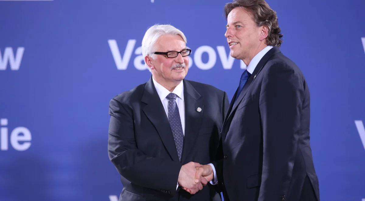 Przyszłość Unii Europejskiej w kontekście Brexitu tematem spotkań ministrów MSZ Polski i Holandii. 