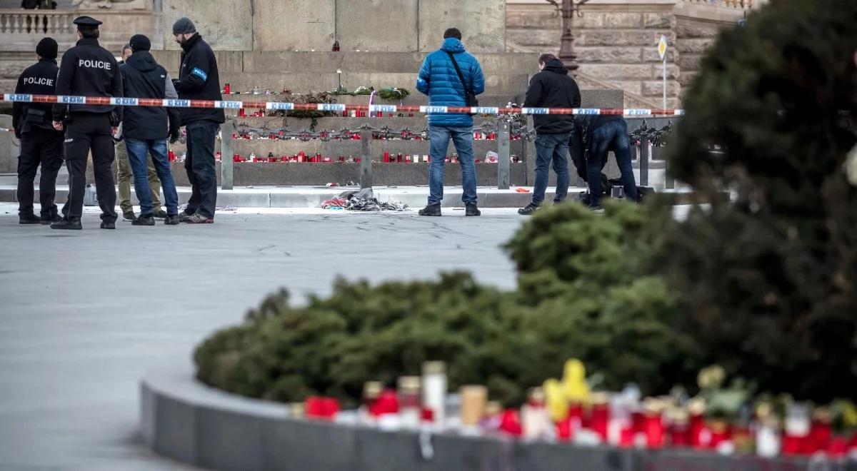 Stan zdrowia mężczyzny, który podpalił się w Pradze, jest poważny