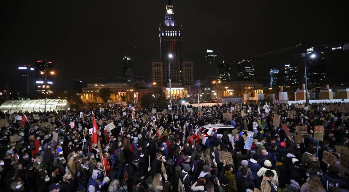"Różaniec do granic nieba" w czasie pandemii i protestów. Bodasiński: konieczna jest interwencja Boga