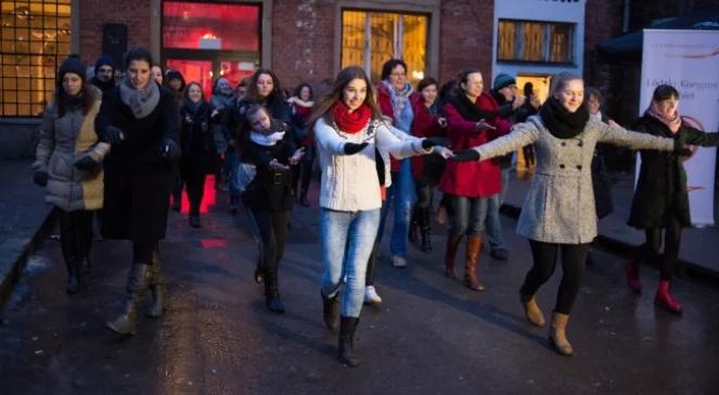 One Billion Rising: Polki zatańczyły w ramach protestu przeciw przemocy [wideo]