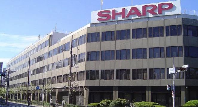 Sharp upadnie? Japońskie giganty nad przepaścią