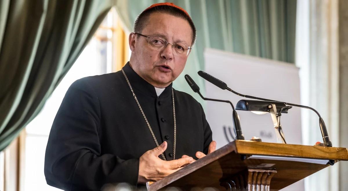 Stanowczy apel kard. Rysia ws. migracji. "Miejcie odwagę zamilknąć"