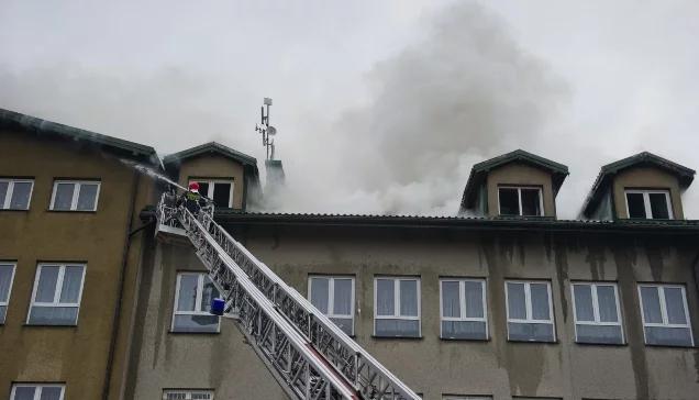 Łódzkie: zwarcie przyczyną pożaru szkoły