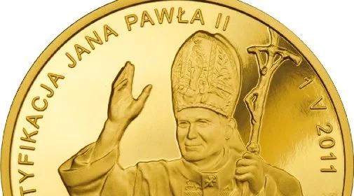 Kilkanaście tysięcy złotych za złotą papieską monetę