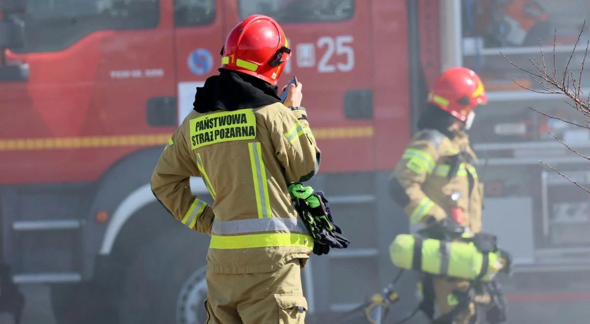 Pożar sortowni odpadów w Bochni. Płonęły opony