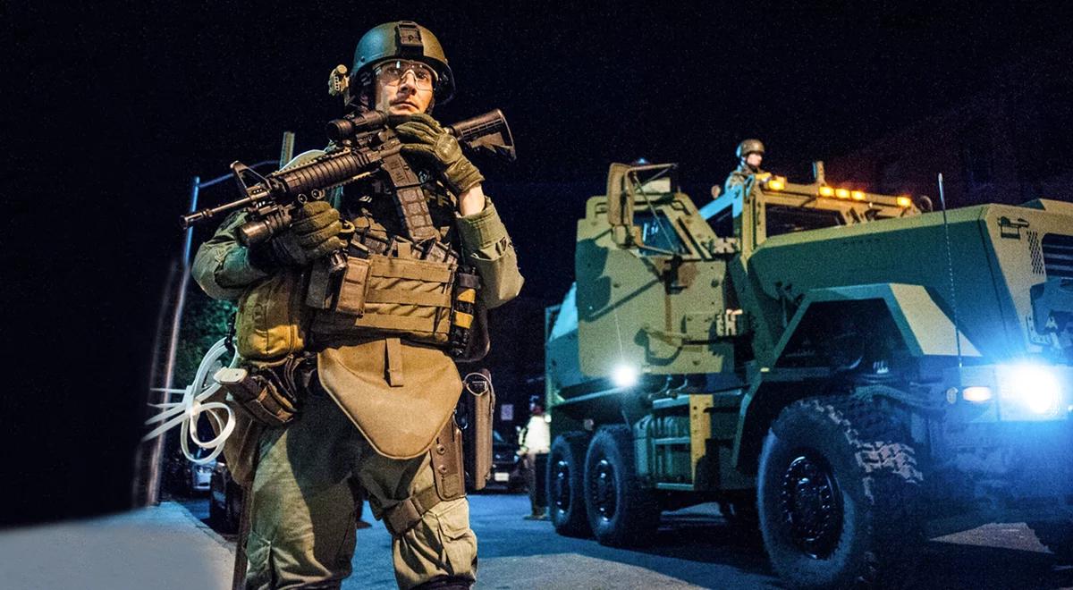 USA: godzina policyjna w Baltimore. Starcia z siłami porządkowymi