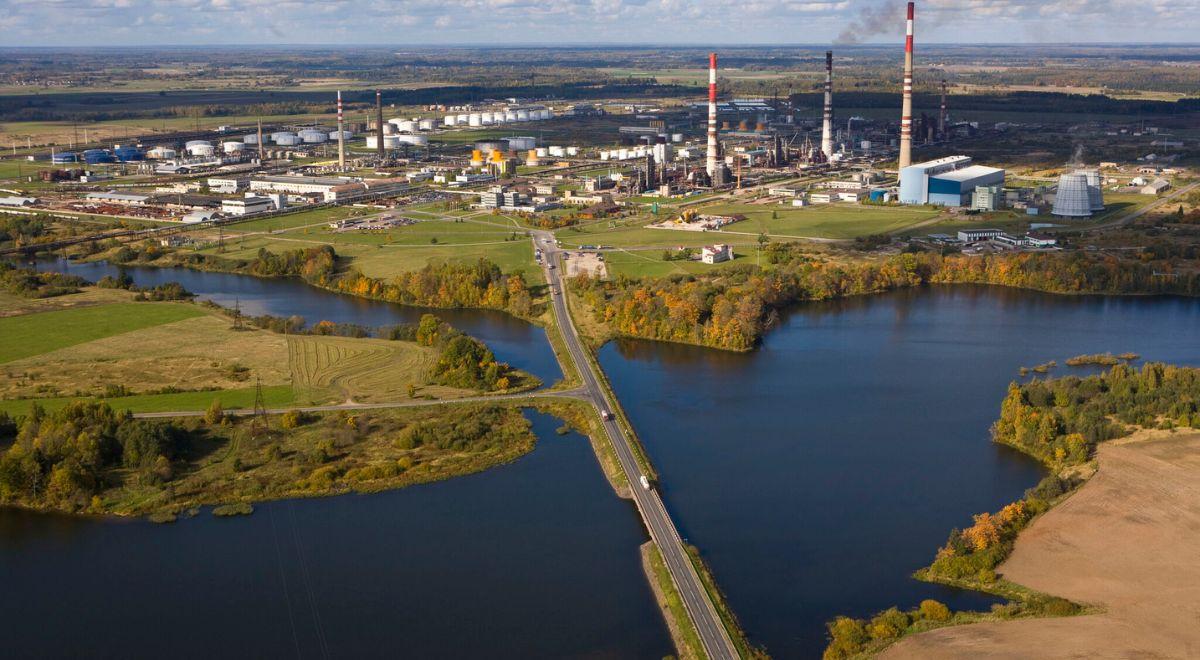 Inwestycja Grupy Orlen w litewskich Możejkach. Do portu w Kłajpedzie dotarł kluczowy element
