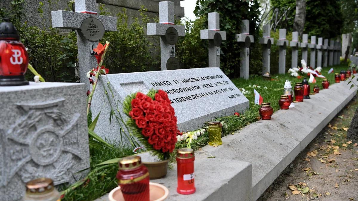 Odsłonięcie kwatery sanitariuszek zamordowanych podczas Rzezi Woli. Akcja "Nie Zapomnij o Nas, Powstańcach Warszawskich"