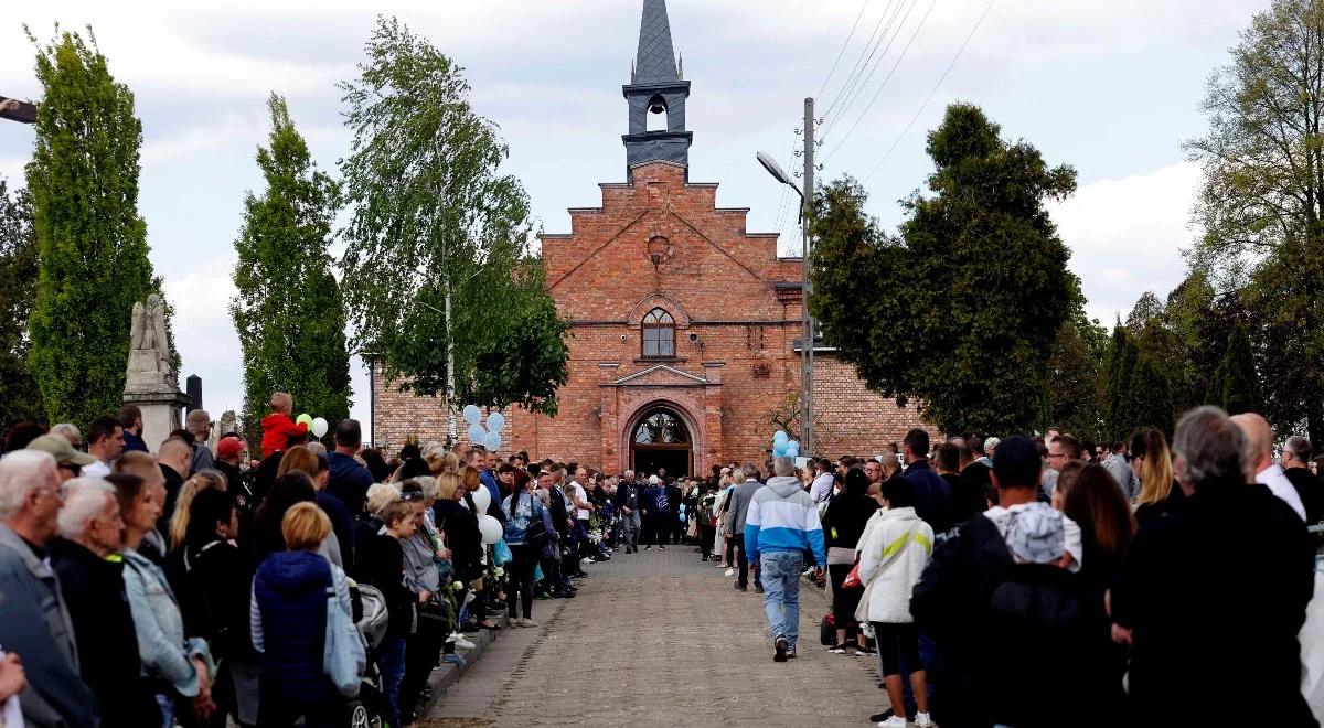 "Ani jednego dziecka więcej. Stop przemocy". W Częstochowie ruszył marsz po śmierci Kamila