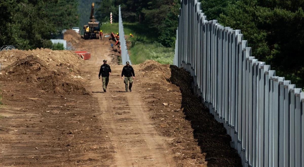 Próba zablokowania budowy zapory na granicy z Białorusią. Suski: wystąpili przeciw bezpieczeństwu Polski