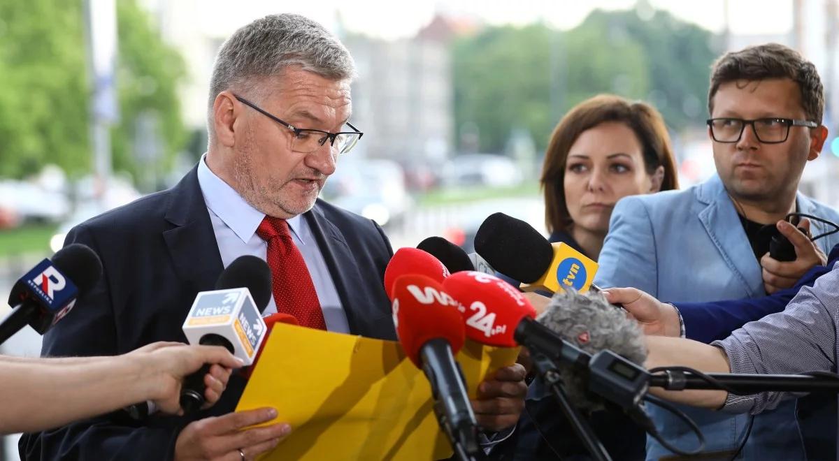 "Informacje nieprawdziwe i nierzetelne". Premier pozwie "GW" za tekst o zakupie działki