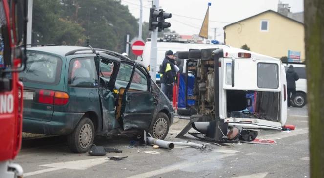 Wypadek więziennej furgonetki. Jedna osoba nie żyje