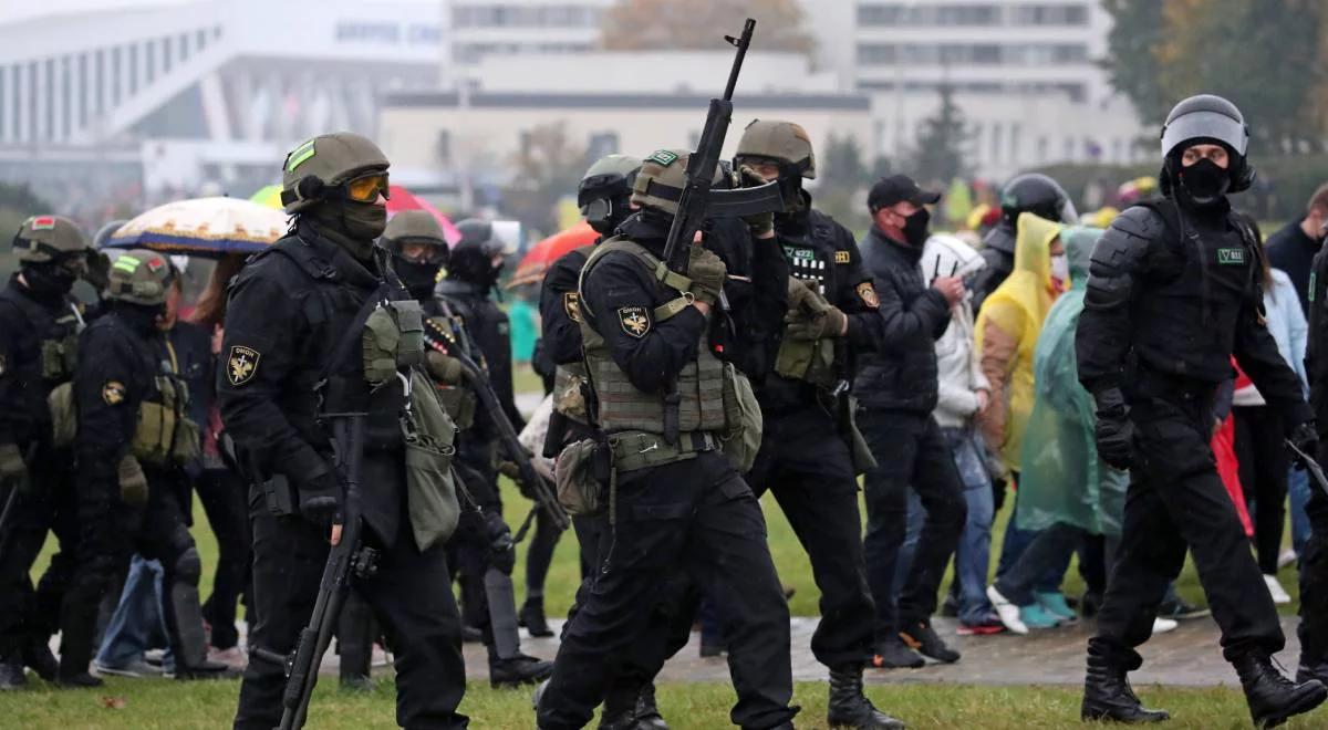 "Zastraszanie społeczeństwa". Zarembiuk o zapowiedziach użycia broni wobec demonstrantów na Białorusi