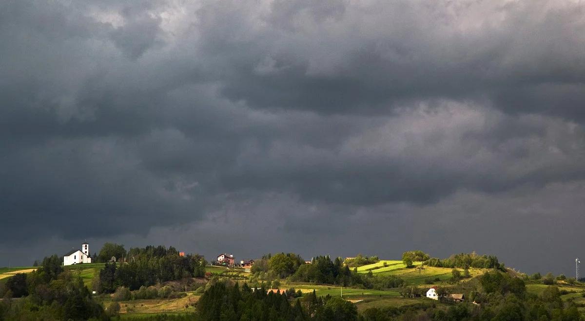 Burze z gradem i upały w Polsce. Sprawdź, gdzie obowiązują alerty IMGW