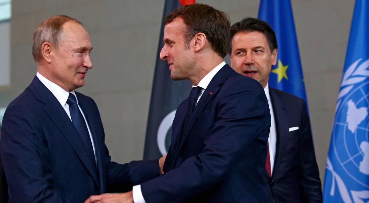 Macron odbierze Putinowi Legię Honorową? Prezydent Francji szuka "odpowiedniego momentu"